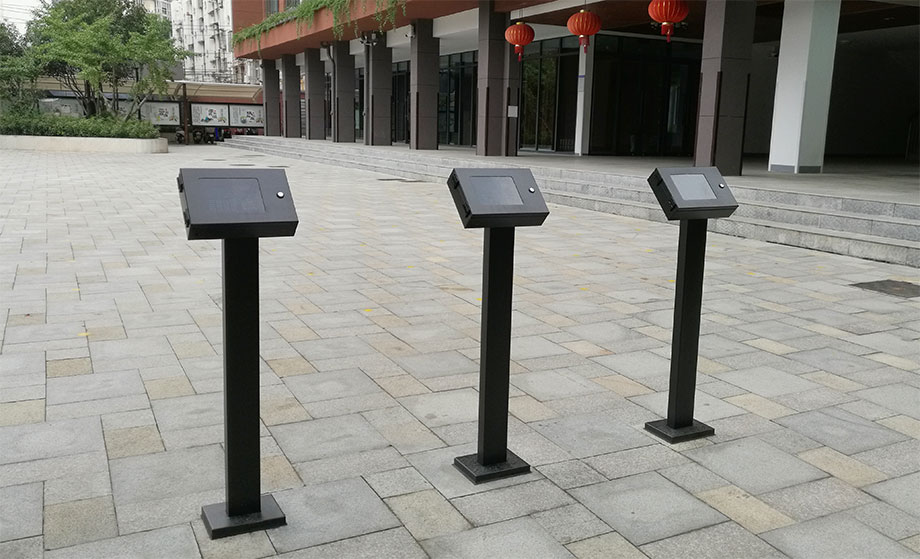 OA1000 Pro 家長接送安保管理系統(tǒng)終端支持有線網(wǎng)絡(luò)、Wifi、U盤等數(shù)據(jù)傳輸方式，輕松勝任各種復雜通訊環(huán)境。
